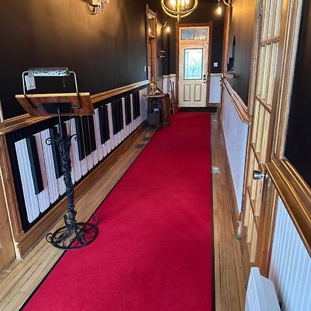 Auberge Et Bistro Namaste Lachute 外观 照片